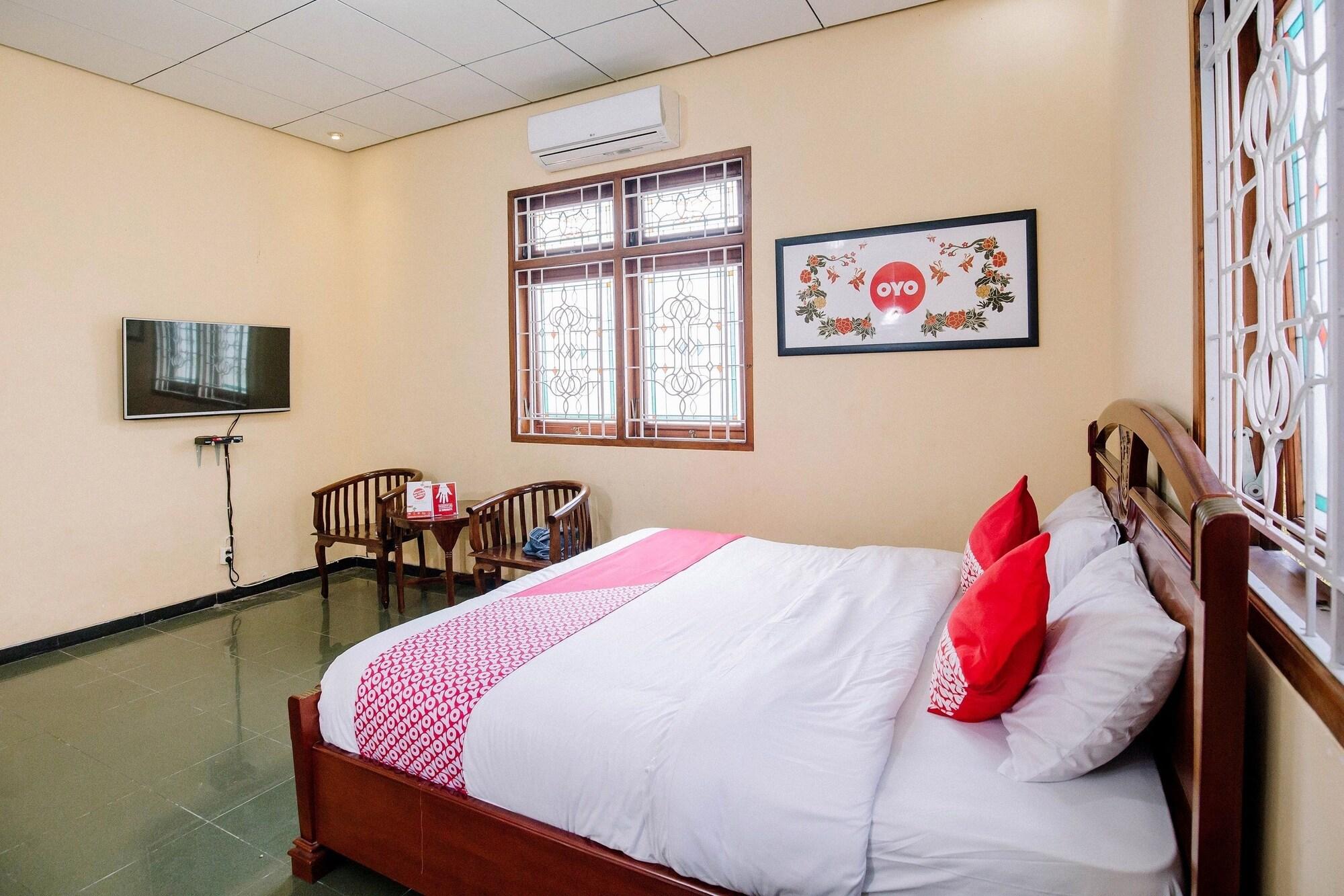 Oyo 986 Authentic Osing Homestay Баньюванги Экстерьер фото