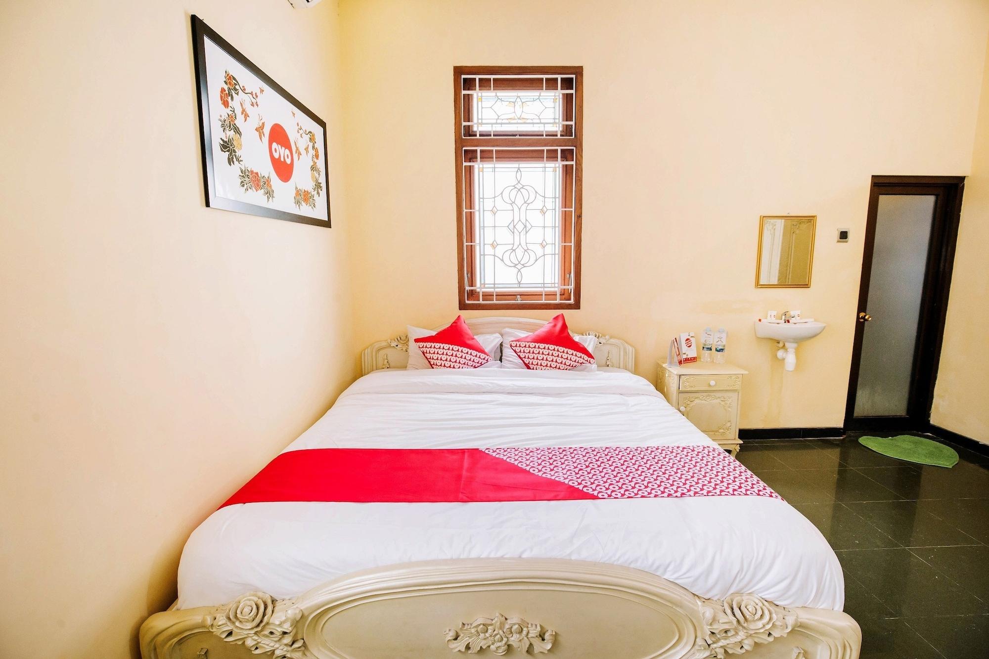 Oyo 986 Authentic Osing Homestay Баньюванги Экстерьер фото