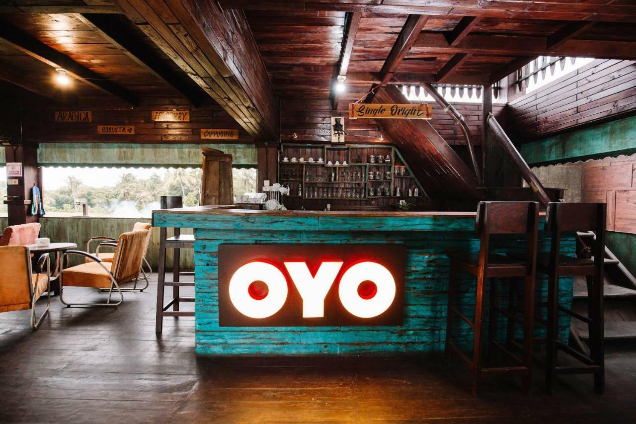 Oyo 986 Authentic Osing Homestay Баньюванги Экстерьер фото